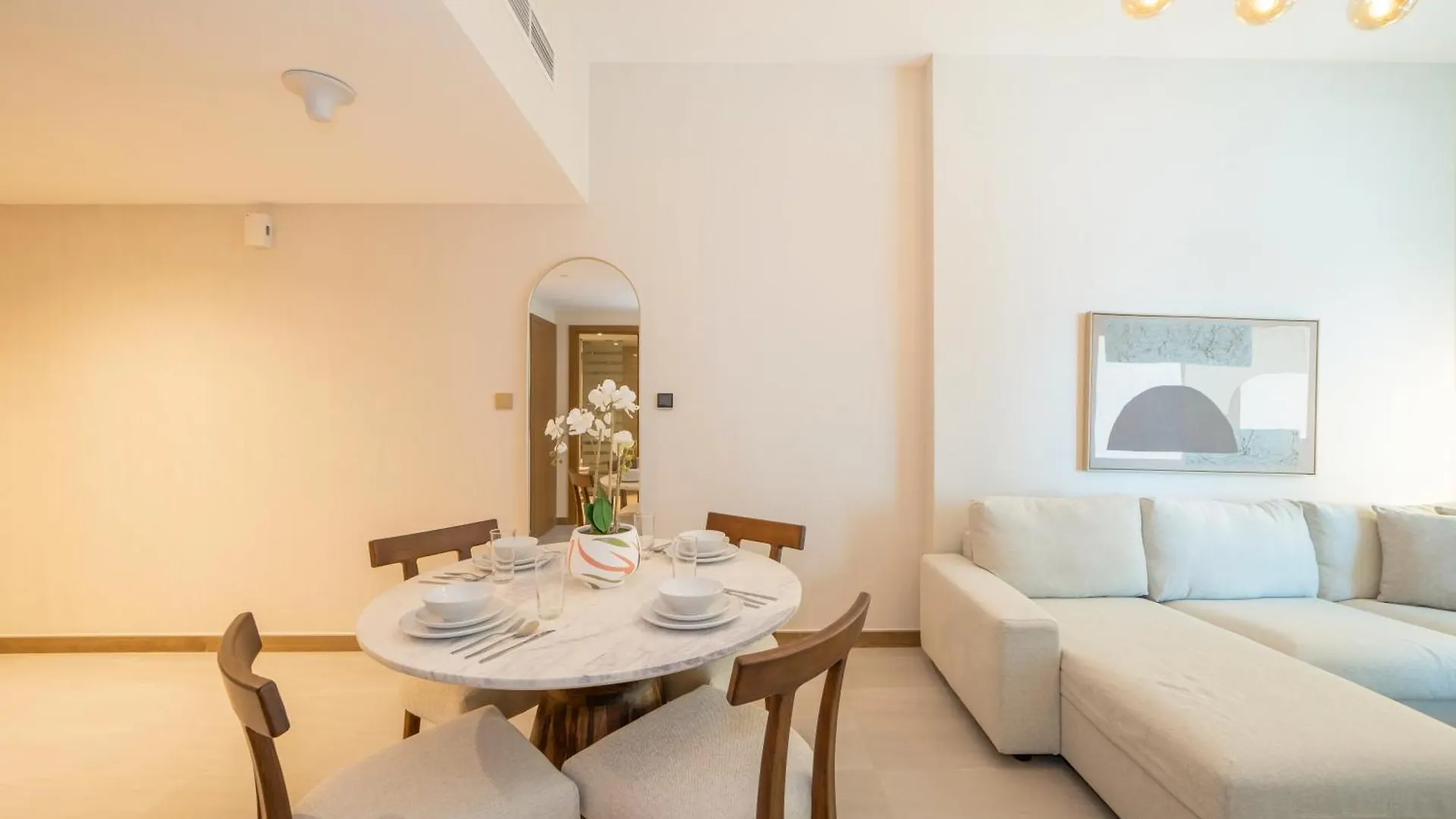 Stylish Missoni 1Br Luxury Stay Ideal For 5 Guests ドバイ
