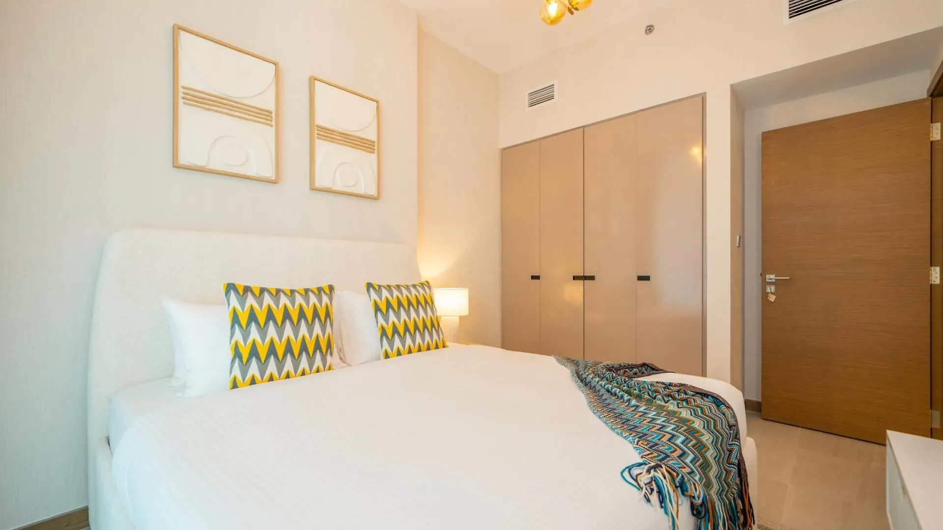 アパート Stylish Missoni 1Br Luxury Stay Ideal For 5 Guests ドバイ